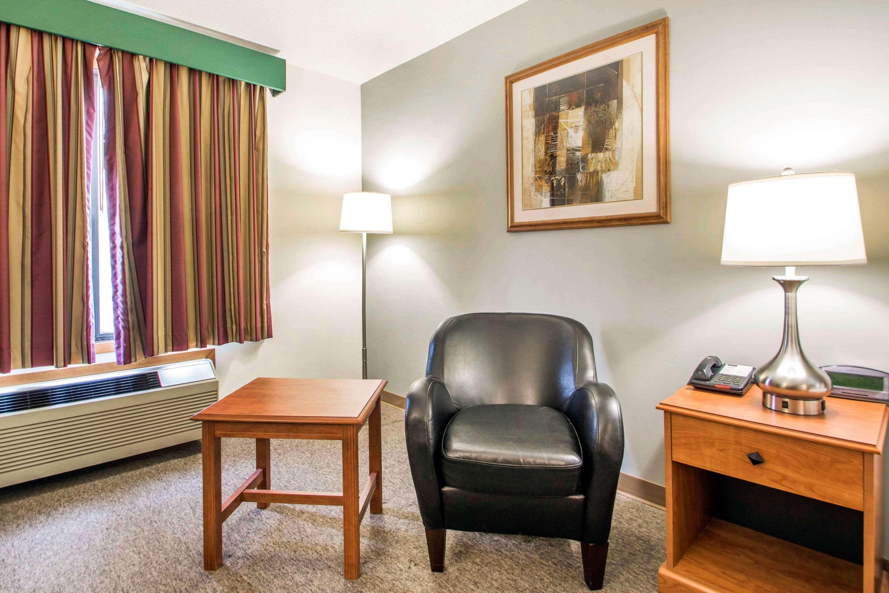 Clarion Pointe 2* Tomah