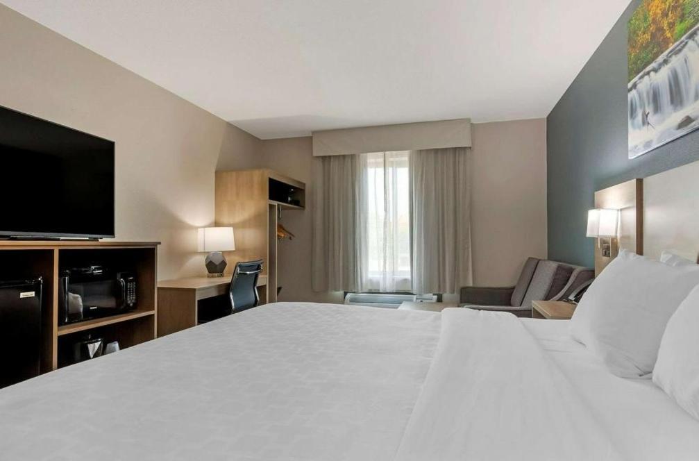 Clarion Pointe Hotel Tomah